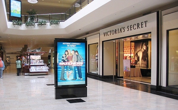 Màn hình quảng cáo LCD được các trung tâm thương mại lựa chọn và ứng dụng rộng rãi.