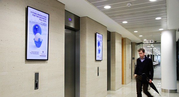 Màn hình quảng cáo trong thang máy có thể tiếp cận được nhiều đối tượng khách hàng khác nhau của doanh nghiệp.