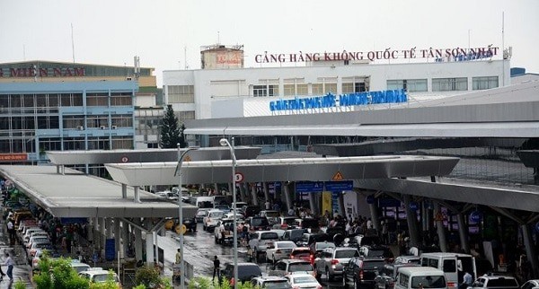 Cảng hàng không Quốc Tế Tân Sơn Nhất thu hút 50 triệu lượt khách mỗi năm. Là địa điểm lắp đặt màn hình quảng cáo sân bay phù hơp