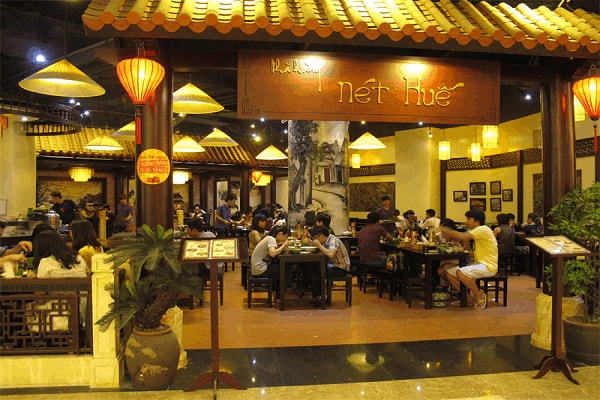 Bảng hiệu nhà hàng Nét Huế