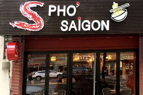 Bảng hiệu quảng cáo nhà hàng phở Sài Gòn