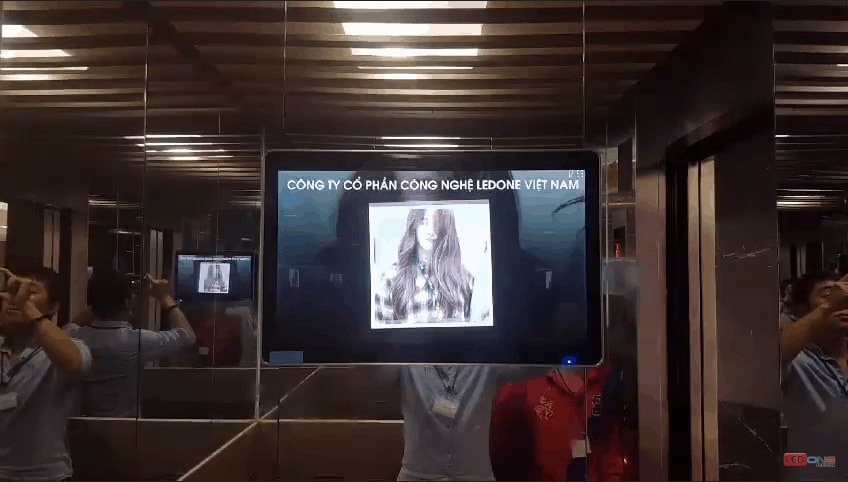Dự án thi công màn hình quảng cáo trong thang máy 22inch tại tòa nhà Start